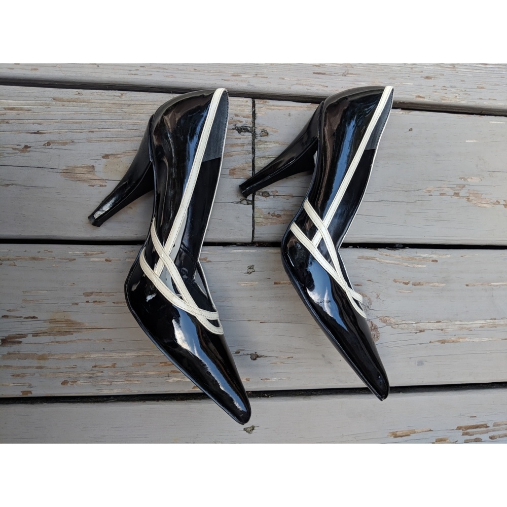 BCBGirls Black Contrast Pointed Toe Pumps 8.5